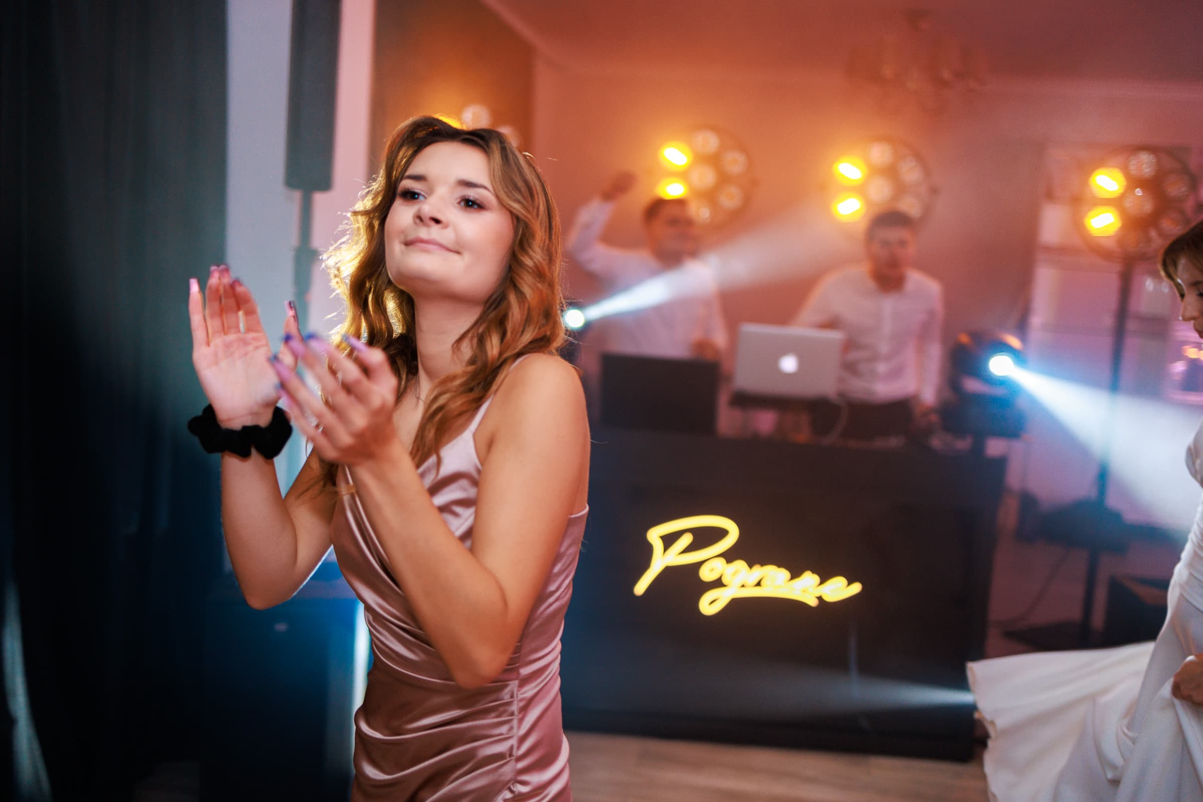 wesele@f8media.pl 2